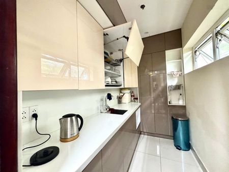 Cho thuê văn phòng gần cầu Trần Thị Lý, diện tích 30m2, 7 tr/th, cửa sổ lớn 0935999438