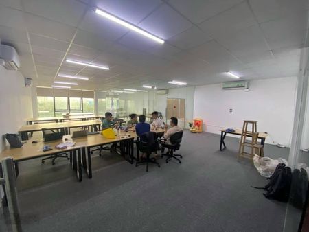Chính chủ cần cho thuê 95m2 văn phòng giá 15 tr/tháng bàn giao ngay