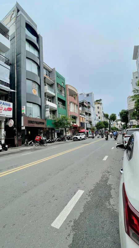 Cho thuê văn phòng Võ Văn Tần, 30 triệu/th, 95m2, 7 tầng, mặt tiền 8.5m, ngõ 12m