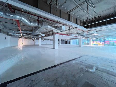 VP đắc địa MT Cộng Hòa, Tân Bình - giá chỉ 90tr/335m2 - DT đa dạng từ 100m2. LH để nhận ưu đãi