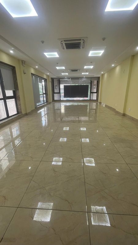 Cho thuê văn phòng 130m2 tại Khuất Duy Tiến, 28 triệu, giá rẻ nhất khu