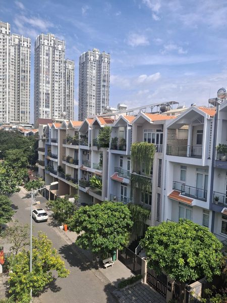Cho thuê sàn tầng trệt 5*20m chỉ 15tr tại KĐT Him Lam, Q7