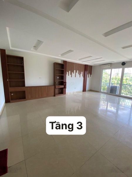 Chính chủ còn duy nhất sàn tầng 3 làm văn phòng, số ngõ 20 Trần Kim Xuyến, DT: 75m2