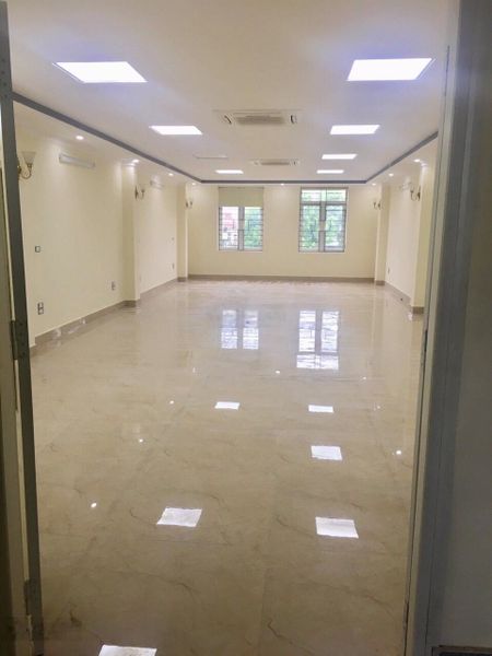 Cho thuê VP phố Hoàng Cầu, Đống Đa, Hà Nội, DTSD 130m2 - 160m2, giá từ 25tr - 45tr/tháng