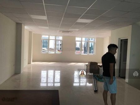 Cho thuê văn phòng 612 Đê La Thành (ngõ 112 Ngọc Khánh). DT 55m2 giá 7tr/tháng. Có điều hòa