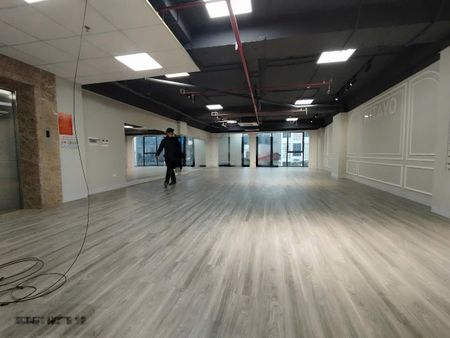 Chính chủ cho thuê văn phòng 150m2 tại Lạc Long Quân Tây Hồ Hà Nội