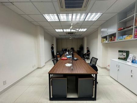 Cho thuê sàn văn phòng tại đường Mỹ Đình - Mễ Trì, 60m2/tầng, VP sạch sẽ, điều hòa, rèm cửa