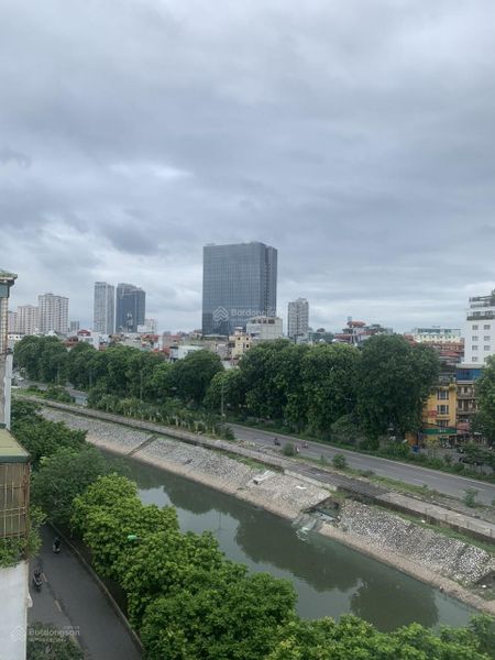 CHo thuê văn phòng lô góc Nguyễn Khang - Vũ Phạm Hàm 90m2 18tr/tháng có thang máy