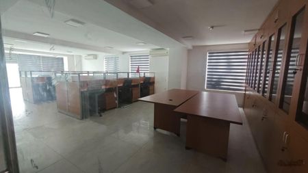 Cho thuê văn phòng Lạc Long Quân, Tây Hồ DT 300m2 giá 50 triệu/tháng
