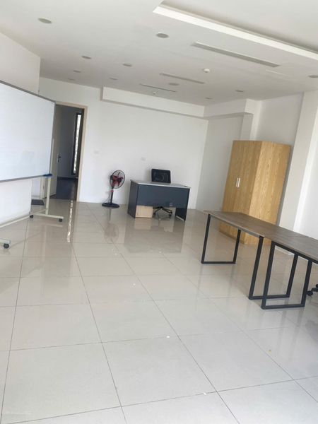 Cho thuê sàn văn phòng tại khu đô thị Văn Phú, sàn 100 m2, gồm 2 phòng làm việc