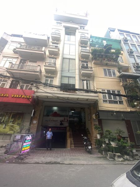 Chính chủ cho thuê văn phòng phố Trung Yên 6. LH: 0565196789