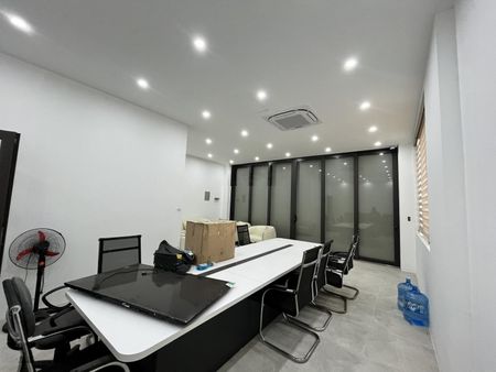 Cho thuê văn phòng tại Him Lam Vạn Phúc, 90 m2/tầng, lô góc đẹp, tầng 2 phòng, view thoáng