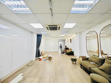 Chính chủ cho thuê sàn văn phòng tại Trần Vỹ sàn 130m2 mới keng giá chỉ 25 triệu