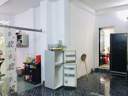 Chính chủ cho thuê mặt bằng tầng trệt, đường Phan Đình Giót, phường Phương Sài LH: 0918228317