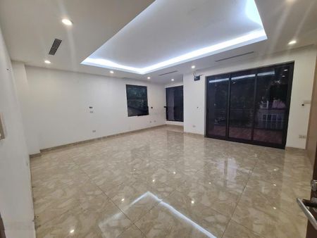 Cho thuê văn phòng tầng 1, 2 khu đô thị Mễ Trì, Dt 150m2/sàn, giá thuê 60 triệu/th. LH 0985607146