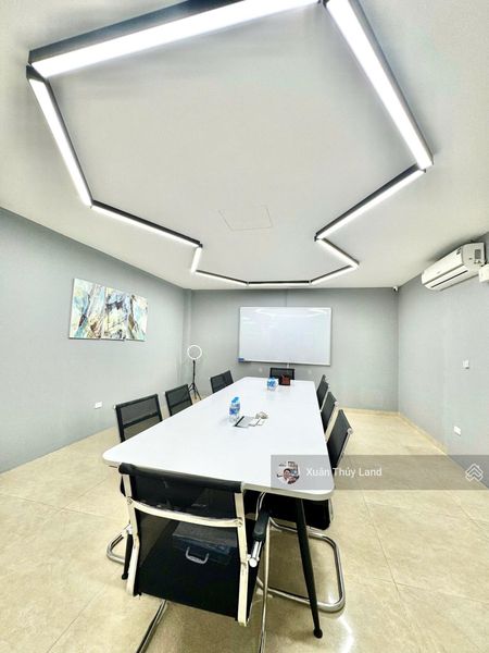 Cho thuê mặt bằng tầng 4 mặt phố 158 Nguyễn Sơn - 100m2 - 15 triệu/th