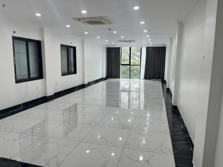 Chính chủ cho thuê văn phòng 80m2 tại phố Hoàng Quốc Việt, Cầu Giấy