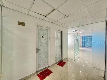 Cho thuê building văn phòng đường D1 P25 Bình Thạnh 6.2x18m DT sàn 585m2 hầm 7 tầng. Giá 80tr/tháng