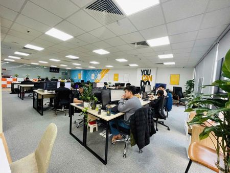 Cho thuê sàn 90m² Trần Thái Tông - Cầu Giấy | Trần cao thoáng, tự do giờ giấc
