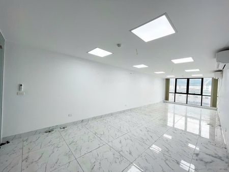 BQL cho thuê VP 60m² nhà mới, view thoáng, gần ga tàu điện Lê Đức Thọ. Giá chỉ 10 triệu/tháng