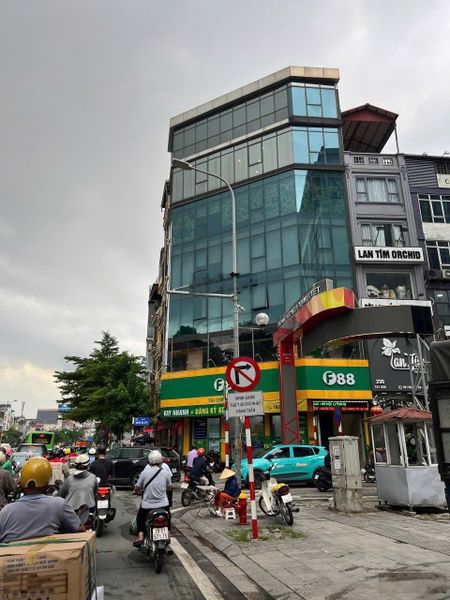 Chính chủ cho thuê sàn VP 70m2/sàn giá 10tr/sàn mặt phố Tây Sơn - Đống Đa full kính