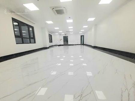 Văn phòng Hoàng Quốc Việt 100m2 - giá 16 triệu