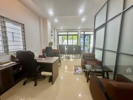 Cho thuê văn phòng có nội thất - 6x15m tầng trệt, đường 10 - Vạn Phúc City