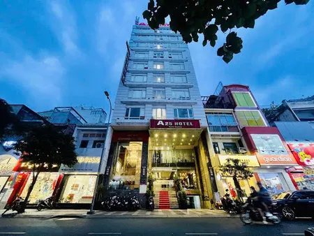 Bán nhà 235m² ngang 12,15m giá 272 tỷ Phường Bến Thành