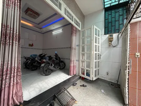 Bán gấp 3 tầng, Phan Văn Trị, 64m2, 4 x 16, Gía chỉ 5.6 tỷ, Gò Vấp