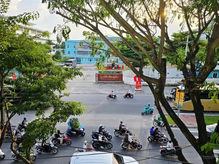Cần bán nhà 3 tầng mt nguyễn hữu thọ,đối diện bệnh viện quân y 17