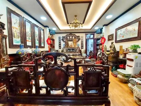 Bán biệt thự phố dịch vọng, cầu giấy , dt 105m2x5t, mt 6m, giá hơn 48 tỷ.