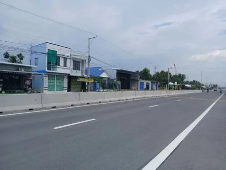 Bán lô đất rộng 2400m2, Tặng căn BIỆT THỰ đẹp LONG LANH sát đường DT870 lên Cầu Rạch Miễu 2