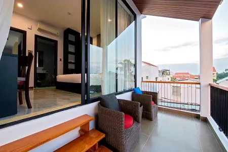 Bán villa, mặt tiền Hùng Vương, Phố Cổ Hội An, 3 tầng, 12 phòng, pháp lí rõ ràng