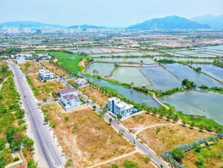 Lô biệt thự KĐT Ven Sông Tắc, Gần sự án Sun Group sắp khởi công, Tp Nha Trang, Diện tích 300m2, ngang 15m