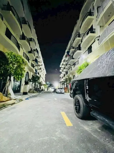 Bán gấp Shophouse Sao Biển sát góc ngã tư giá chỉ 8,9tỷ. Căn có ban công to mua là thắng 0978 998 ***