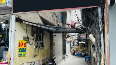 Căn hộ dịch vụ quận Ba Đình, 40m ra mặt phố, 15 phòng, doanh thu 100tr/tháng, giá 15 tỷ