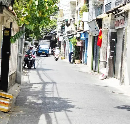 Bán căn hộ dịch vụ 5 tầng có thang máy, đang khai thác 70 triệu/tháng, đường xe hơi ngay Đại học Công Nghiệp, Gò Vấp