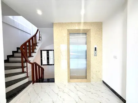 Bán nhà mới phân lô Tam Trinh, 52m² x 8 tầng thang máy, gara ô tô, ngõ 5m, sổ nở hậu