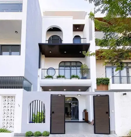 Nhà 1 Trệt 2 Lầu – Ngay Trung Tâm TP Tân An – Giá Chỉ 2 Tỷ 3 – Sổ Riêng – Vị Trí Đẹp
