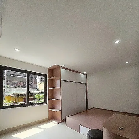Bán căn hộ chung cư ngõ Thịnh Hào, Đống Đa, full nội thất, ô tô đỗ chân cầu thang, 2pn, giá 3,78 tỷ