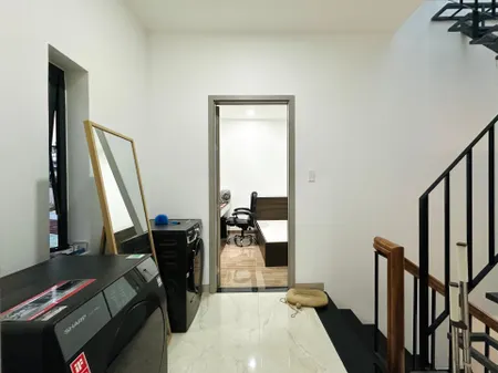Bán nhà căn hộ dịch vụ 6 tầng, đường 8m, sát mặt tiền Âu Cơ, Quận 11, 66m2, 16 phòng, thu nhập 45tr/th