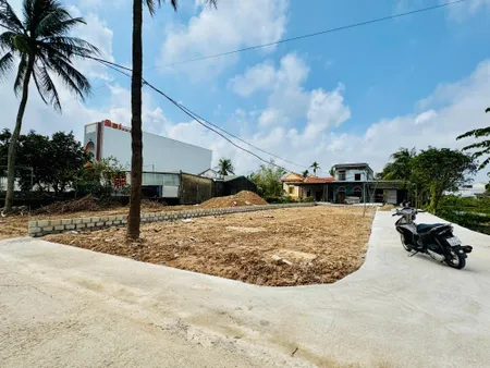 Bán đất nền 270m2 tại Khu dân cư Phú Nhuận, Phước Long B, Q9, HCM, góc 2 mặt tiền, giá 86,5 triệu/m2