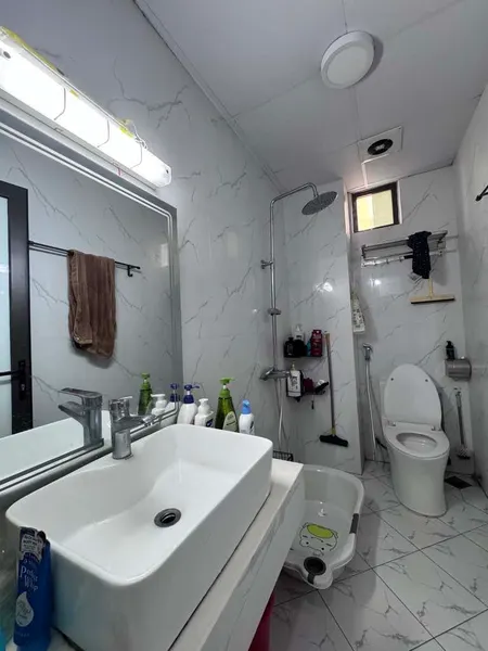 Bán tòa căn hộ dịch vụ, dòng tiền 3 tỷ một năm, Xuân La, 250m2, 9 tầng, tầng hầm, thang máy, cách phố 15m