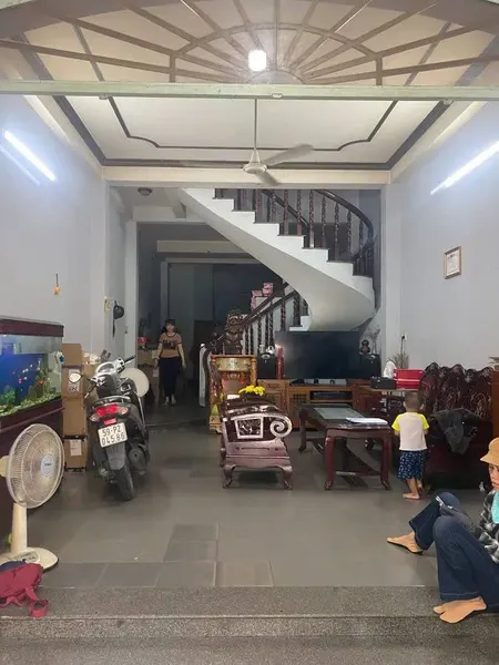 Nhà 4 tầng mặt tiền kinh doanh Hồng Lạc, gần Lạc Long Quân, 64m2, ngang 4.2m, 13.9 tỷ TL