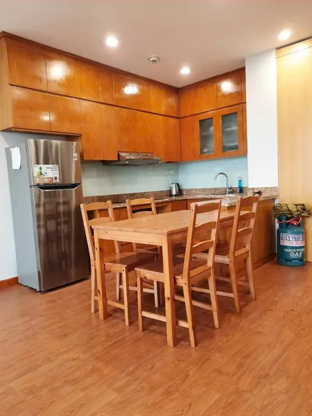 Chính Chủ bán Chung cư Lạc Long Quân, tầng cao, view hồ, ở sường, 70m2 chào 7 tỷ