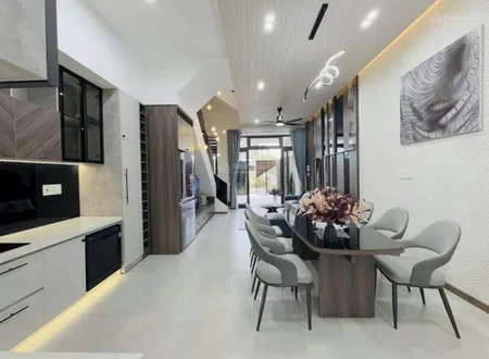 ĐẦU TƯ LÀ LỜI NHÀ ĐẸP VỚI GIÁ 1,90 tỷ - DIỆN TÍCH 60 m2 - 3 PN, 3WC - 1 TRỆT 1 LẦU - SỔ HỒNG RIÊNG