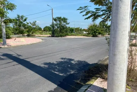 Cần bán lô góc 2 mặt tiền đường 10m5 Mai Chí Thọ kinh doanh buôn bán sầm uất