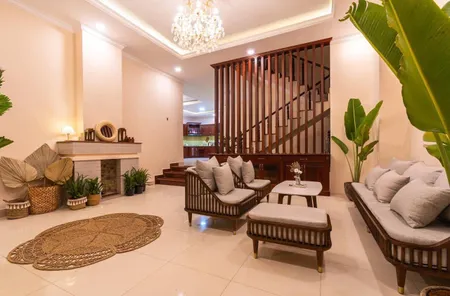 Bán biệt thự Vinhomes Riverside, Long Biên, 301m², khu Hoa Sữa, thang máy, giá chỉ 85 tỷ
