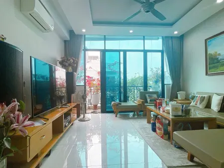 Bán biệt thự Làng Việt Kiều Châu Âu, 180m², 3.5 tầng, lô góc, 3 mặt tiền, giá 47 tỷ