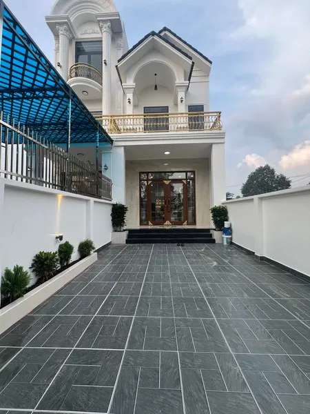 BÁN NHÀ PHÚ TÂN - TP THỦ DẦU MỘT GẦN TRƯỜNG NGUYỄN KHUYẾN